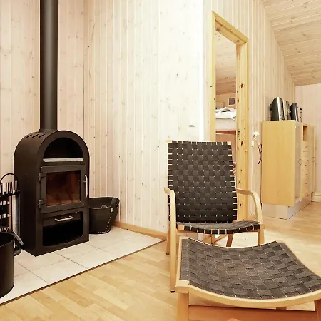 Prázdninový dům Three-bedroom Holiday In 12 *