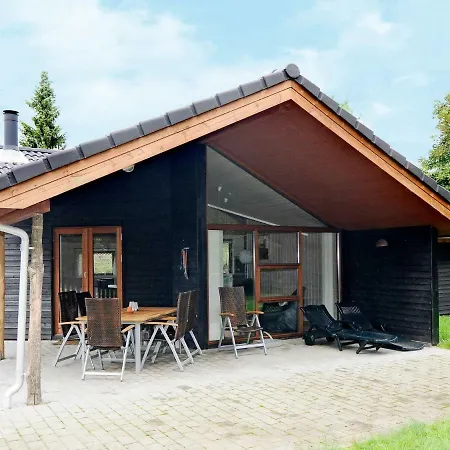 Prázdninový dům Three-bedroom Holiday In 12