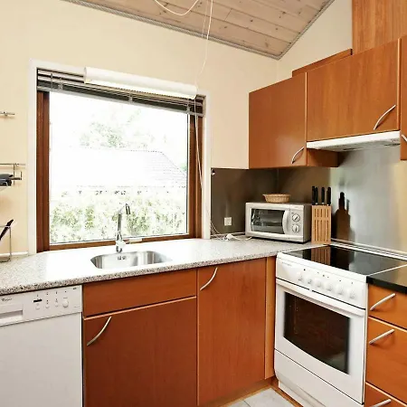 Prázdninový dům Three-bedroom Holiday In 12 *